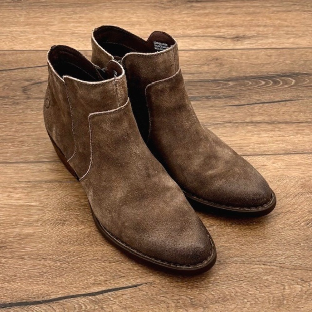 Born McKenzie Women's Size 7.5 M Brown Suede Zip Ankle Booties